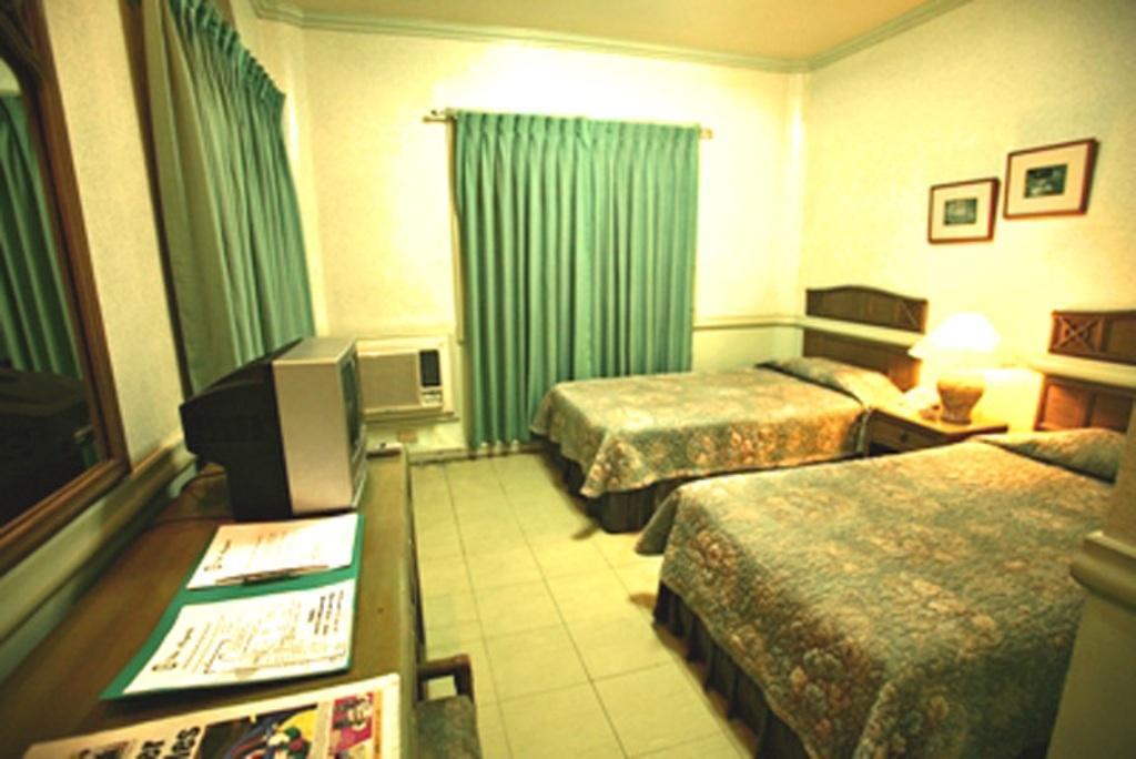 Villa Margarita Hotel Davao City الغرفة الصورة